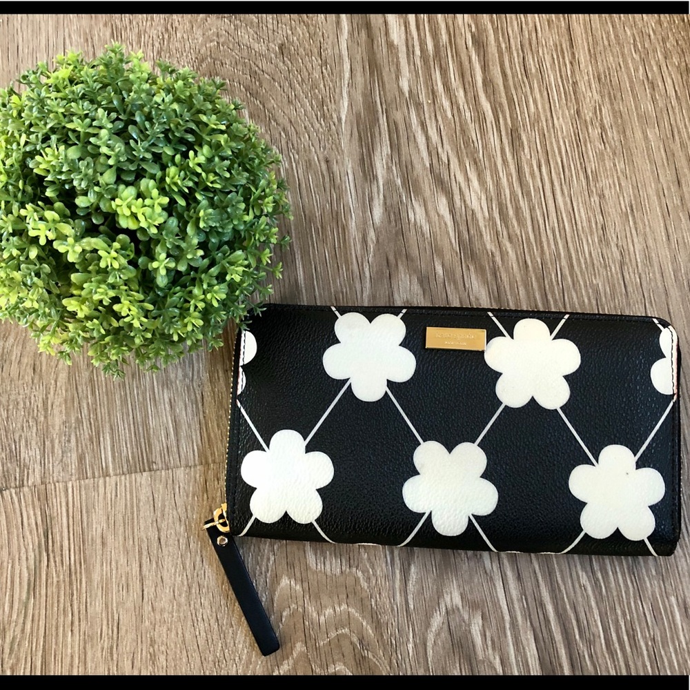 Kate Spade accordion style wallet